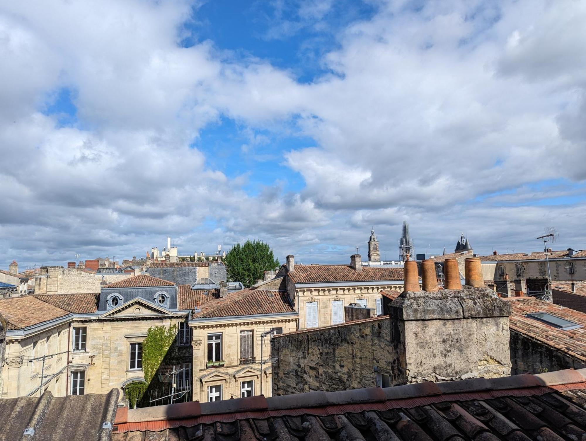 Lumineux Appartement Sous Les Toits A Pey Berland Bordeaux Zewnętrze zdjęcie